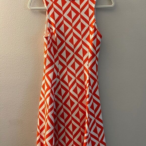 Everly dress size medium  - Picture 4 of 4